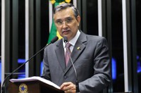 Eduardo Amorim manifesta preocupação com as finanças do estado de Sergipe