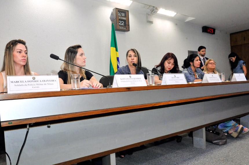 Mulheres na PRF em 2022 | Mulheres militares, Mulher policial, Agente