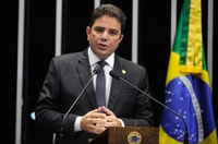 Cameli lamenta que apenas 25% das obras da Copa tenham sido  entregues