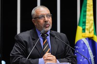 Paulo Paim repudia assassinato de jovens no Rio de Janeiro