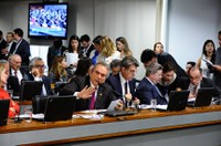 Impasse sobre fim da reeleição adia votação da PEC da reforma política