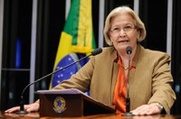 Ana Amélia pede 'debate democrático' sobre impeachment