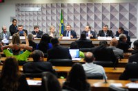 Frentistas pedem arquivamento de projeto que libera bombas de autosserviço nos postos