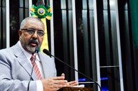 Paulo Paim pede aos parlamentares que não revoguem norma sobre segurança do trabalho 
