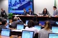  Após críticas de deputados, corte no orçamento da educação é revisto