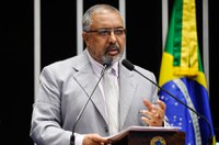 Paulo Paim discorda de processo de impeachment contra Dilma Rousseff