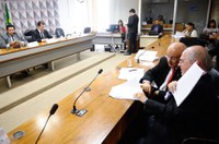 Comissão mista aprova MP que autoriza BB e Caixa a comprarem empresas