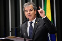 Jorge Viana celebra acordo global contra o aquecimento do planeta