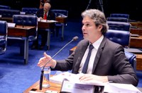 Senadores defendem que impeachment contra Dilma siga mesmas regras da ação contra Collor