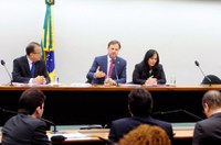 Acir Gurgacz recomenda aprovação das contas de Dilma em 2014