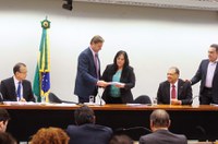 Gurgacz recomenda, com ressalvas, aprovação das contas de Dilma em 2014