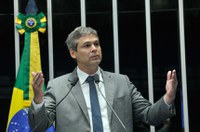 Lindbergh pede apuração isenta e equilibrada de denúncias contra Lula e FHC