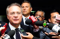 Delcídio exercerá mandato 'em sua plenitude', afirma Renan Calheiros 