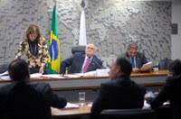 PDT indica Lasier Martins para substituir Cristovam como presidente da CCT