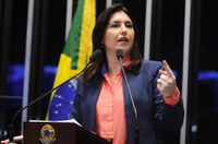 Simone Tebet critica proposta que reduz participação da Petrobras no pré-sal