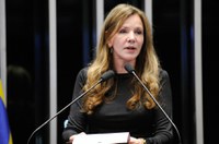 Vanessa Grazziotin defende maior participação feminina na política