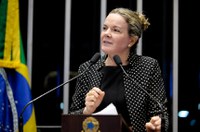 Gleisi Hoffmann avalia positivamente postura de Lula