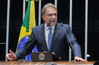 Álvaro Dias espera decisão do Supremo sobre 'jabutis' em MPs