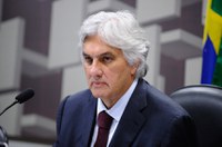Delcídio renuncia à presidência da Comissão de Assuntos Econômicos