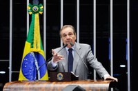 Agripino: 'saída para o país exige cassação de Dilma no TSE ou o impeachment no Congresso'