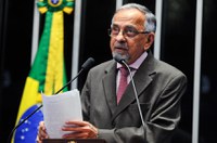 Capiberibe defende Lava-Jato mas considera exagerado tratamento dado a Lula