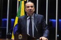 Aloysio Nunes Ferreira critica uso de reservas do Brasil