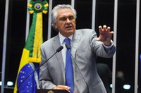 Ronaldo Caiado repudia possibilidade de Lula assumir ministério para ter foro privilegiado