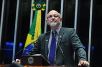 Donizeti classifica de 'provocação' pedido de prisão de Lula e critica oposição