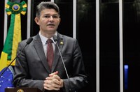José Medeiros pede que o PT não marque manifestações em dia de protestos contra o governo