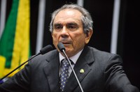 Raimundo Lira: carga tributária condena país ao subdesenvolvimento