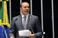 Ataídes Oliveira informa que apresentou no Senado proposta para combate à corrupção
