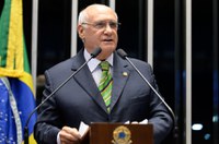 Congresso deve analisar rapidamente as medidas anticorrupção, diz Lasier Martins