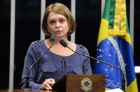 Ângela Portela elogia defesa de Cardozo contra impeachment de Dilma