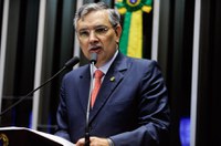 Eduardo Amorim defende impeachment e diz que o país vive crise de credibilidade