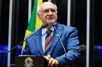 Lasier Martins: 'Golpe é fraudar as contas públicas com propósitos eleitorais'