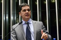 Ferraço acusa Dilma de oferecer cargos para evitar votos pelo impeachment