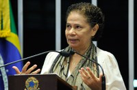 Regina Sousa coloca em dúvida o futuro do país com 'Temer presidente e Cunha vice'