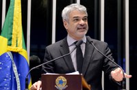 Humberto Costa avalia que Senado pode julgar Dilma 'sem sentimento de vingança ou rancor'