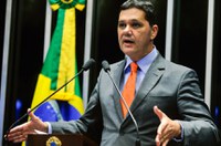 Crimes de responsabilidade de Dilma estão na origem da crise econômica, diz Ricardo Ferraço