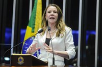 Vanessa Grazziotin nega crime de responsabilidade de Dilma