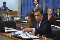 Senadores divergem sobre defesa de Dilma