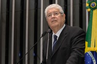 Roberto Requião critica ajuste fiscal e tentativas de redução dos direitos trabalhistas