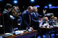 Com garantia de veto presidencial, Senado aprova mudanças na aviação nacional