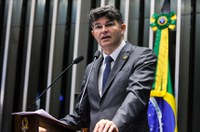 José Medeiros defende obrigatoriedade de uso de isopor em obras sociais