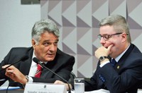 Testemunhas negam interferência de Dilma em atos administrativos