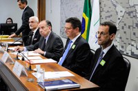 'A OMC produz ganhos concretos pro Brasil, e há potencial pra melhorar', diz diplomata em sabatina