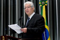 Roberto Requião critica PEC de congelamento de gastos públicos