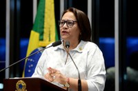 Fátima Bezerra comemora aumento da inclusão social pela educação