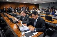 Proposta de reforma política começa a ser debatida pela CCJ