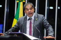 A Hélio José, Dilma diz que seu compromisso é com desenvolvimento com inclusão social